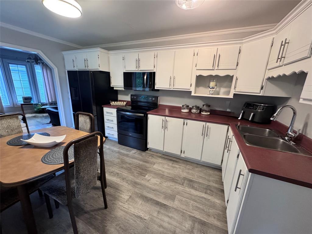 Property Photo: 31 &Amp 31A Tenth Street NE A0P 1E0