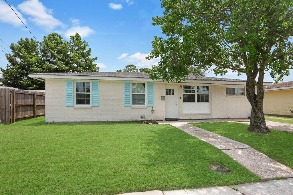 Property Photo:  405 Jade Avenue  LA 70003 