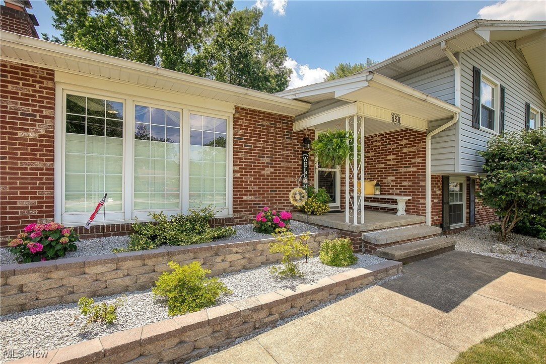 Property Photo:  850 Robinson Avenue  OH 44203 