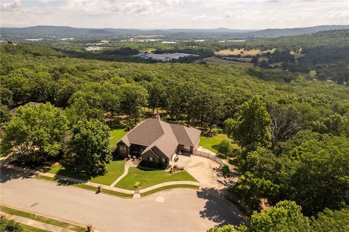 Property Photo:  492 E Fairway Lane  AR 72701 