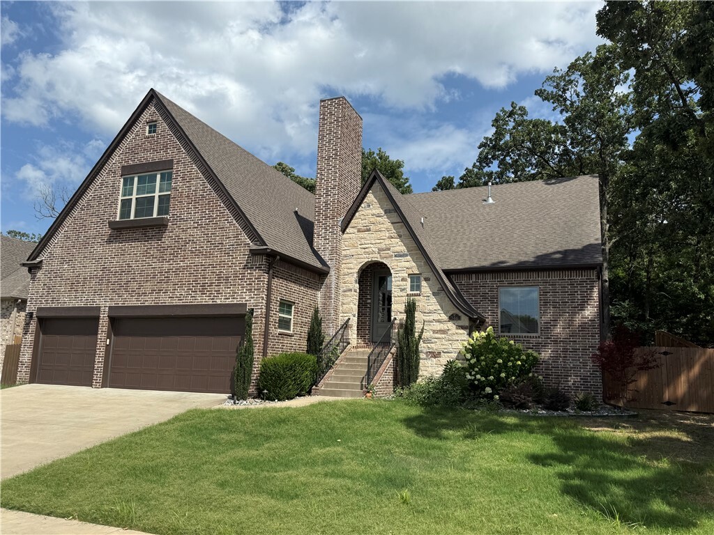 Property Photo: 346 N Ainsley Loop AR 72704