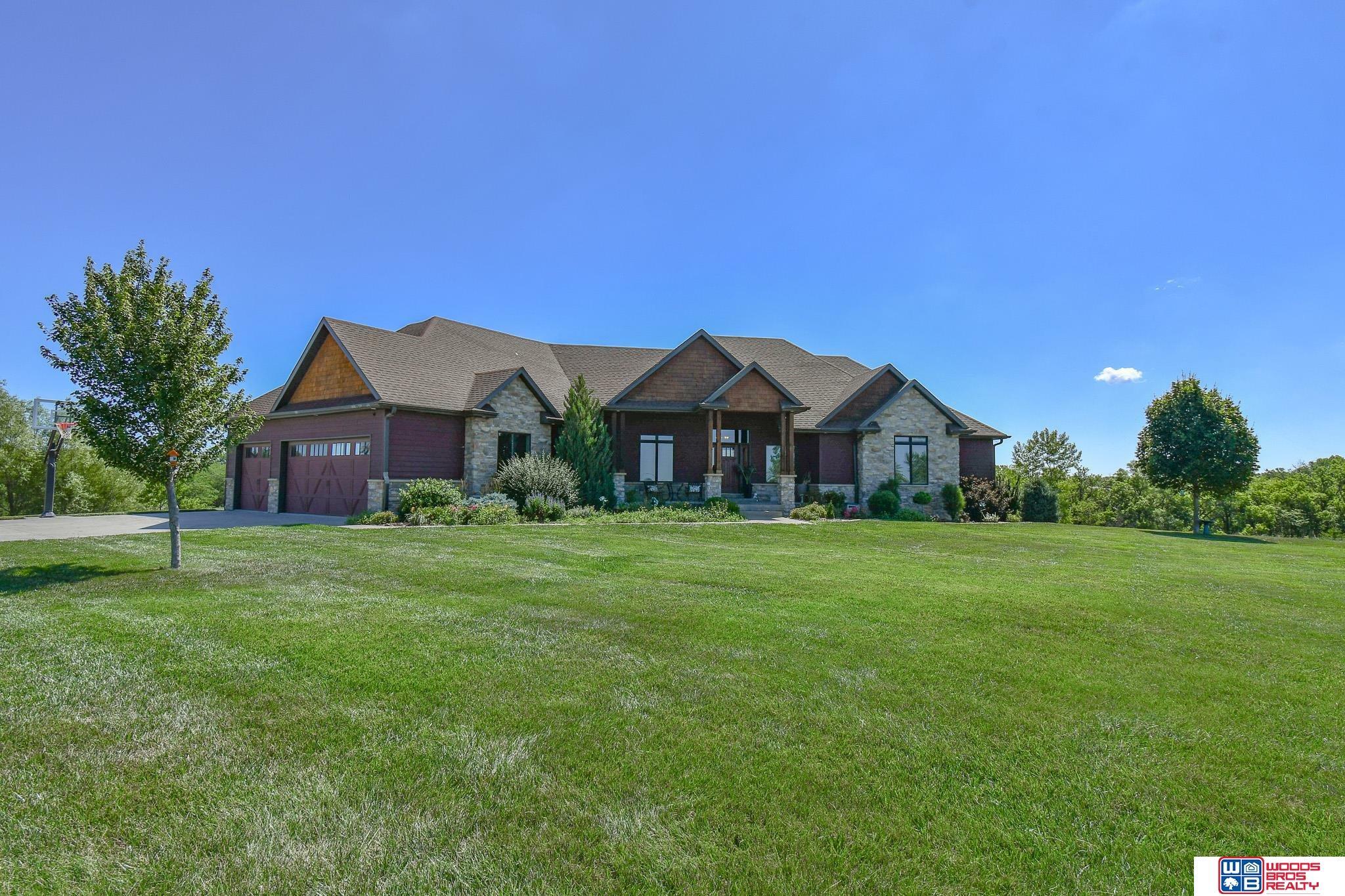 Property Photo: 460 Darby Lane NE 68446