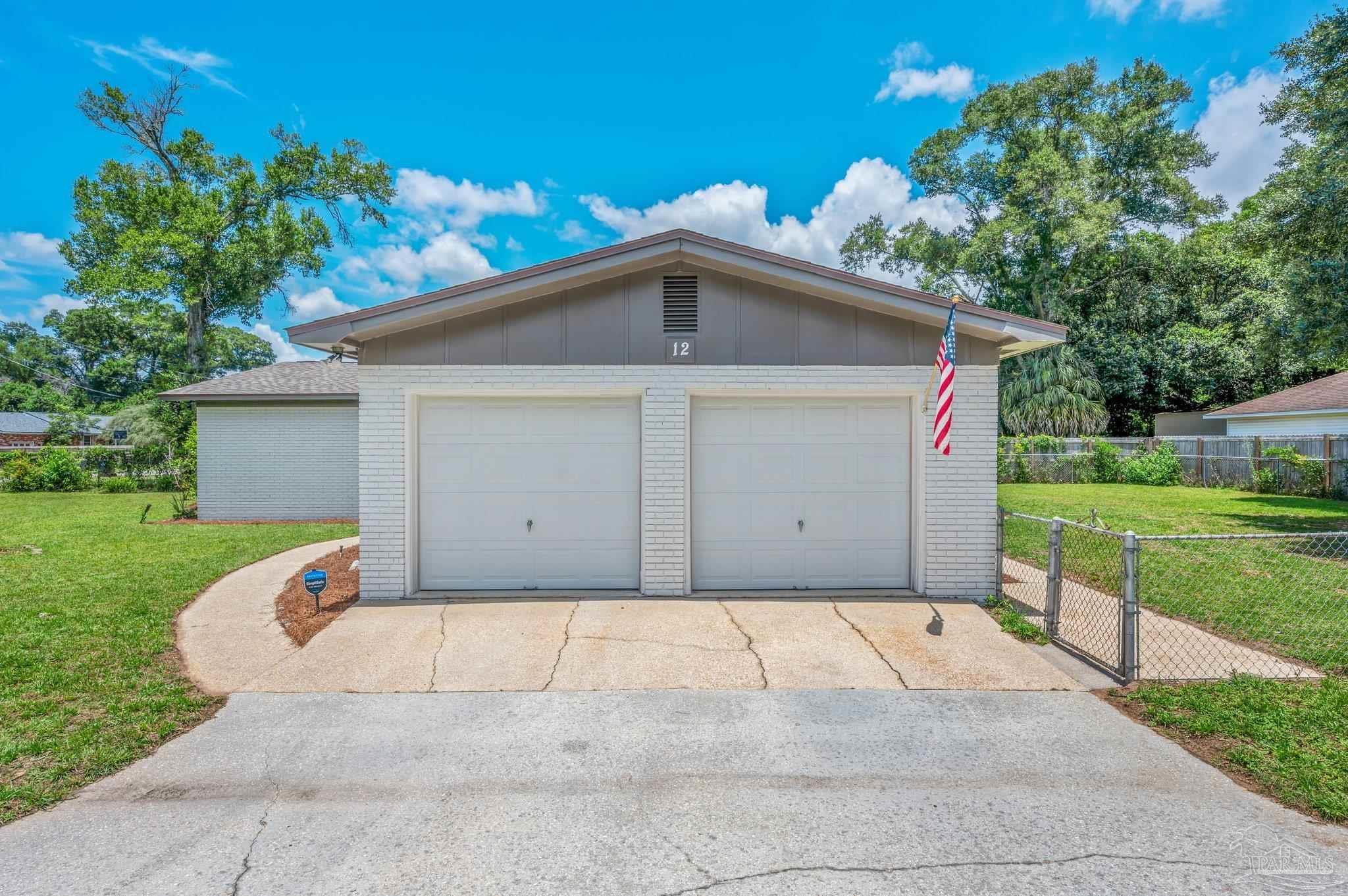 Property Photo:  12 Western Dr  FL 32506 