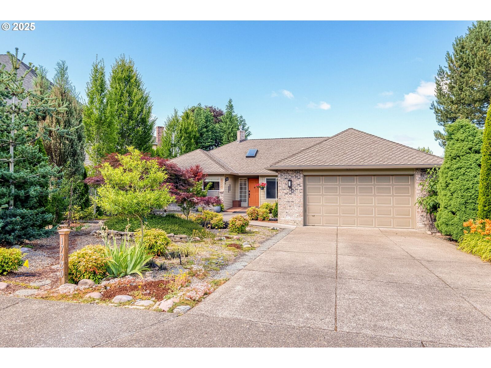 Property Photo: 17720 NW Elk Run Dr OR 97229