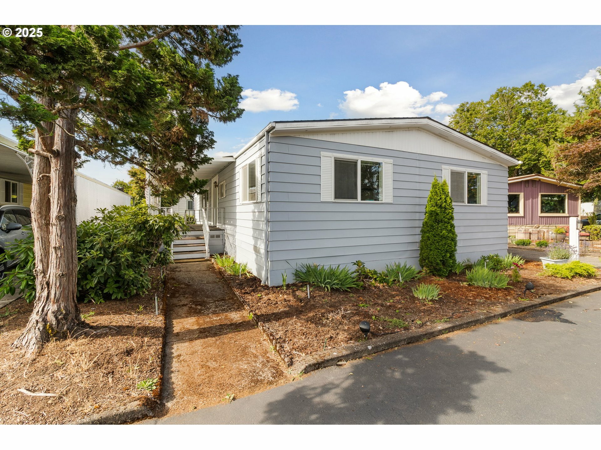 Property Photo: 4800 Barger Dr 39 OR 97402