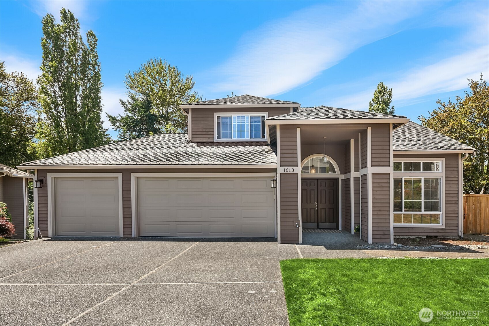 Property Photo: 1613 Hoquiam Place NE WA 98059