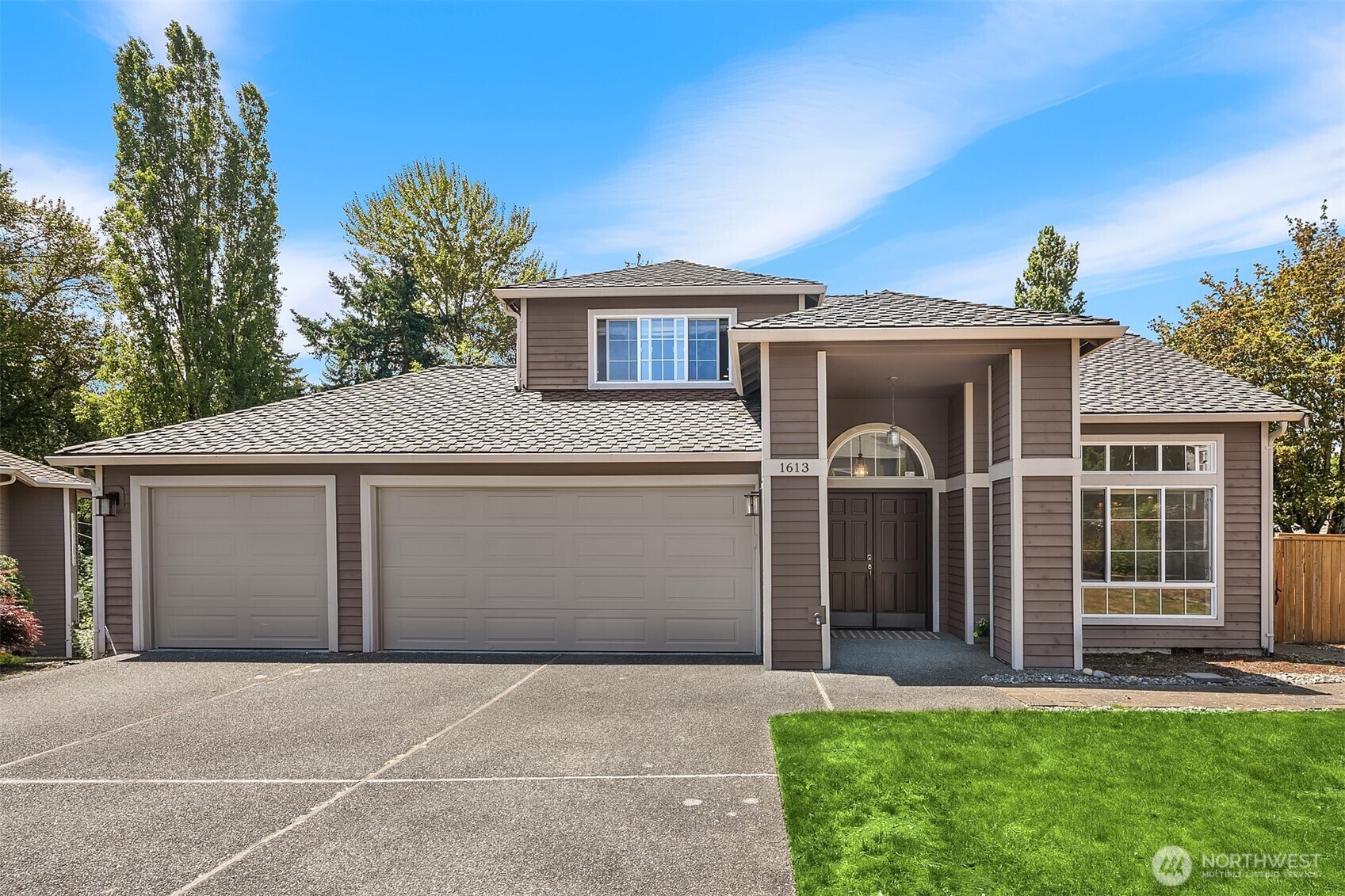 Property Photo: 1613 Hoquiam Place NE WA 98059