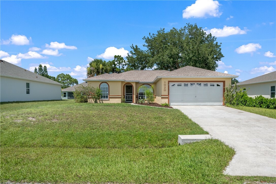 Property Photo: 1020 Seamist Lane FL 32958