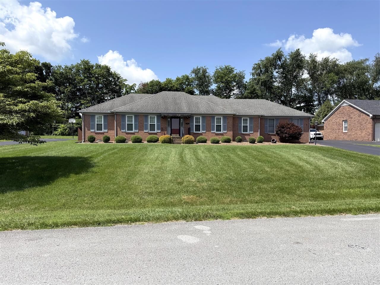 Property Photo:  1327 Fleenor Way  KY 42104 