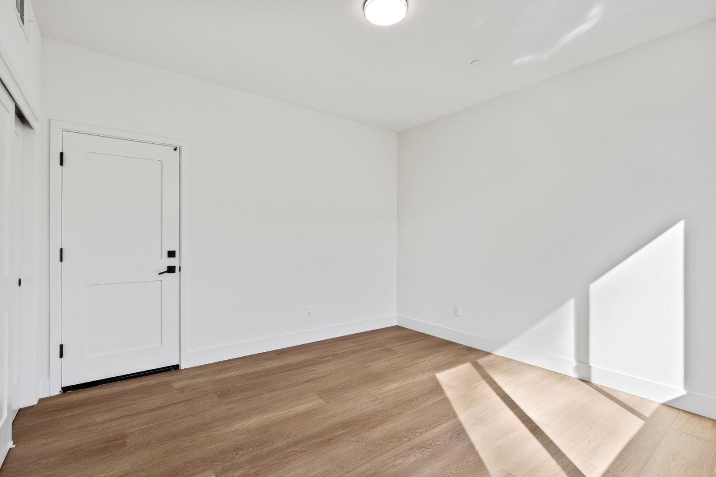 Property Photo:  935 Woodside Road  CA 94061 