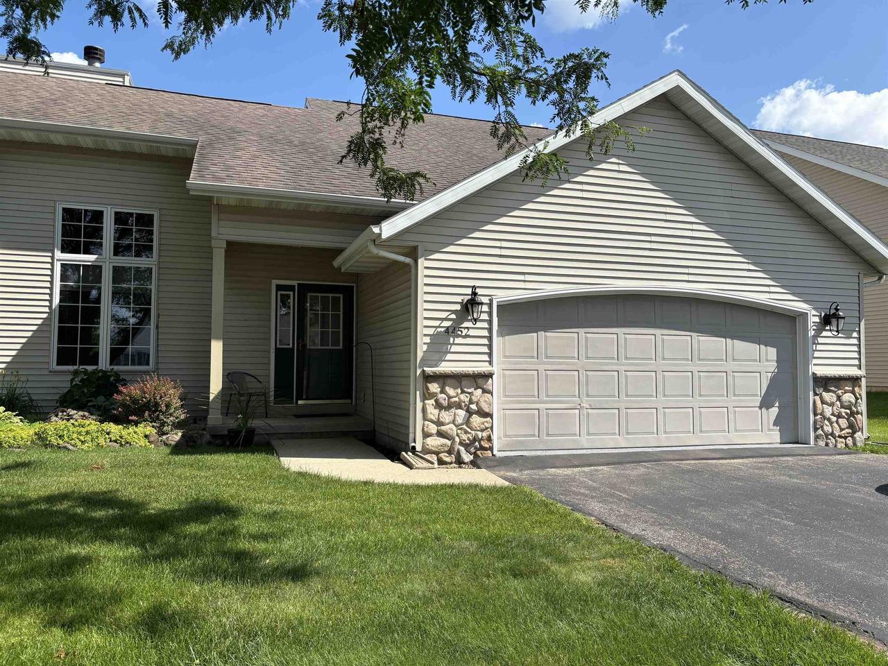 Property Photo:  4452 Woodgate Drive 5  WI 53546 