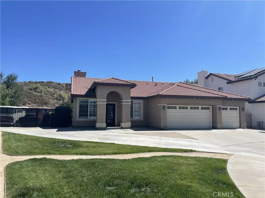 Property Photo: 22600 White Wing Way CA 91350