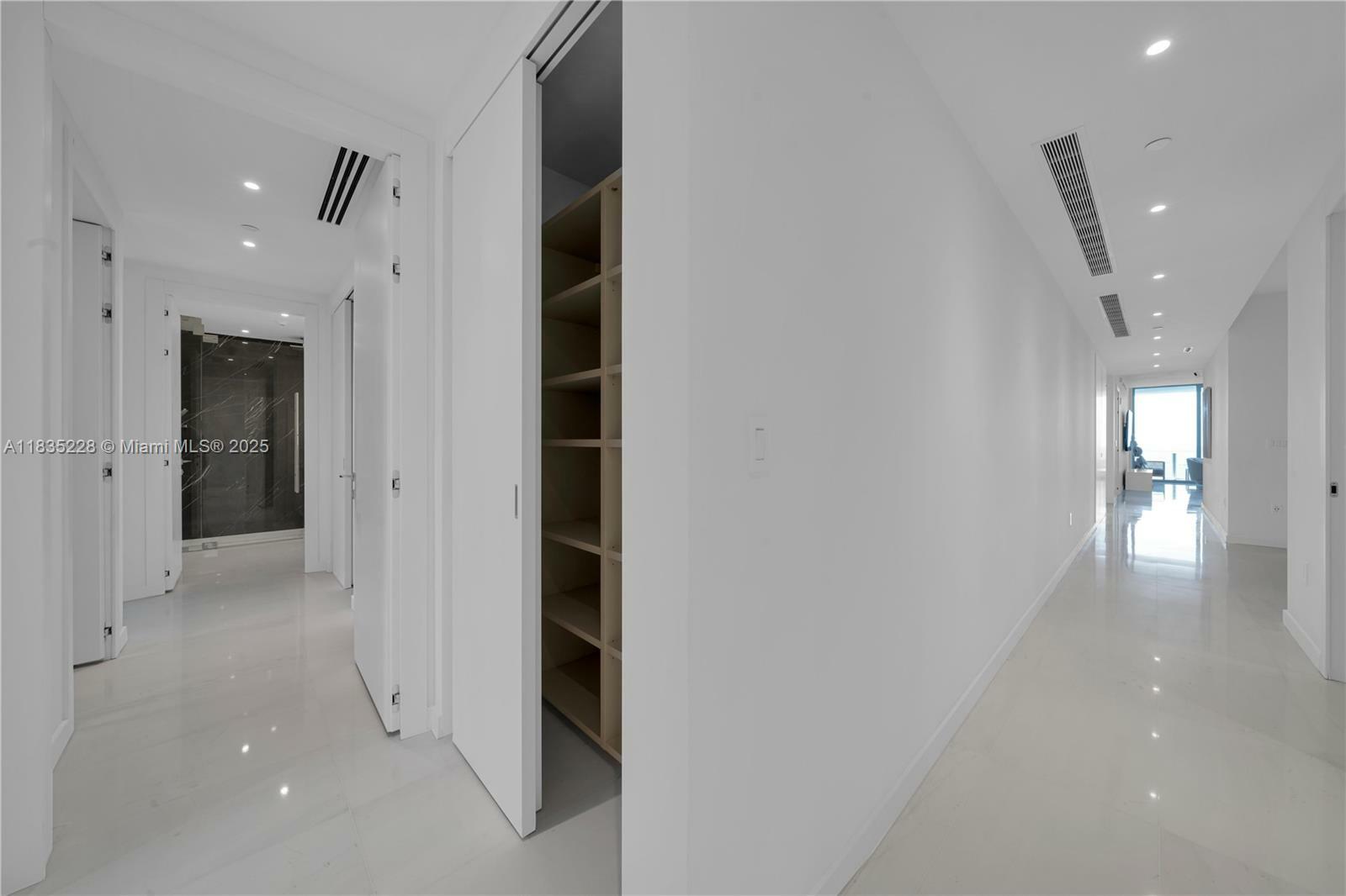 Property Photo: 300 Biscayne Boulevard Way #2804 FL 33131