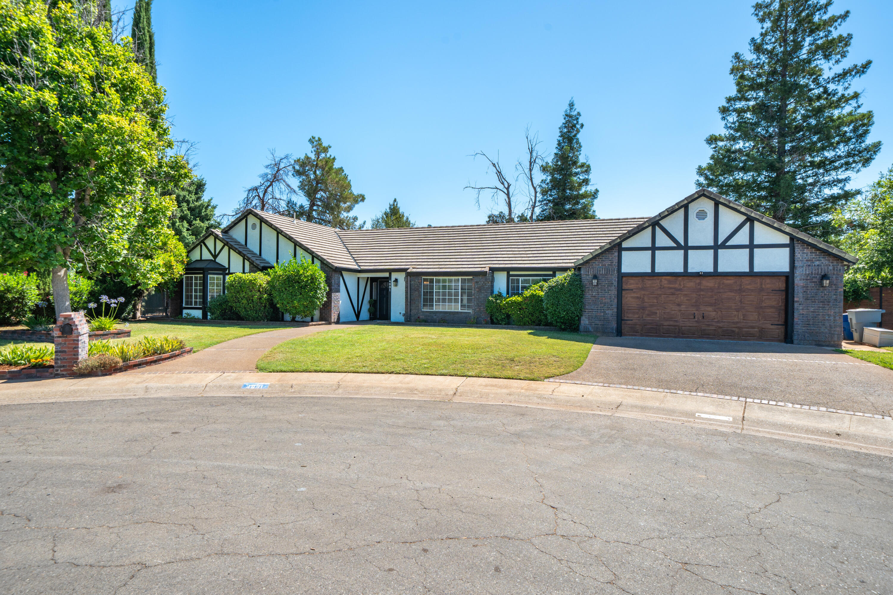 Property Photo: 4891 Alta Saga Drive CA 96002