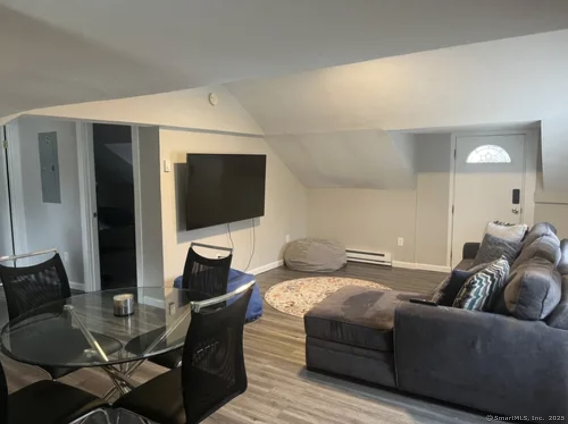 Property Photo: 9 Blackhall Court CT 06320