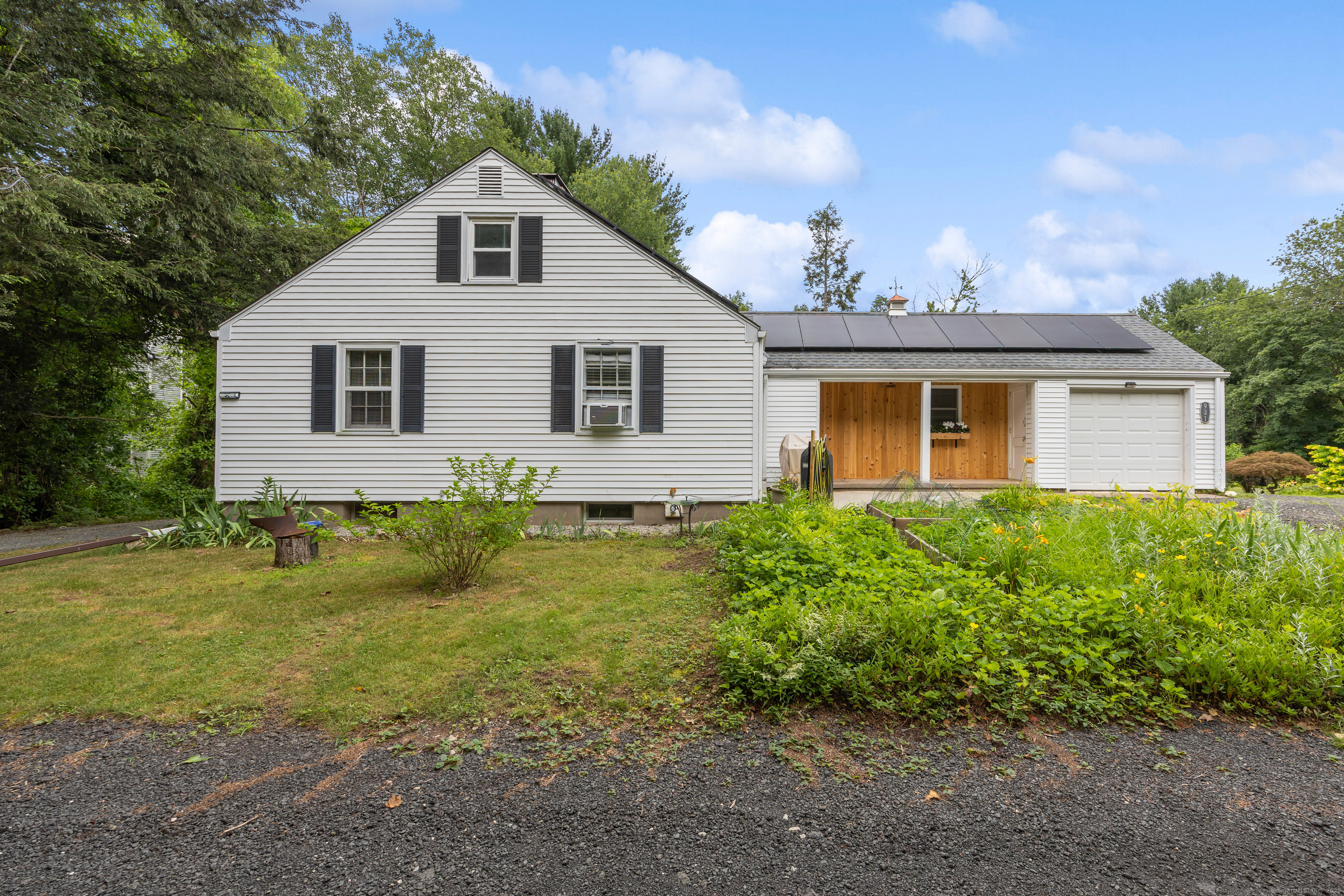 Property Photo: 931 Chestnut Hill Road CT 06073