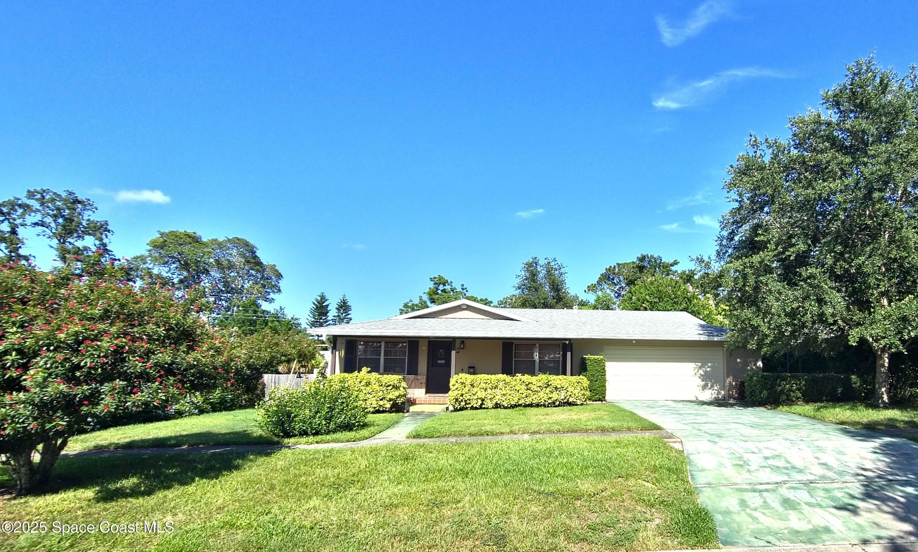 Property Photo: 467 Guava Avenue FL 32796