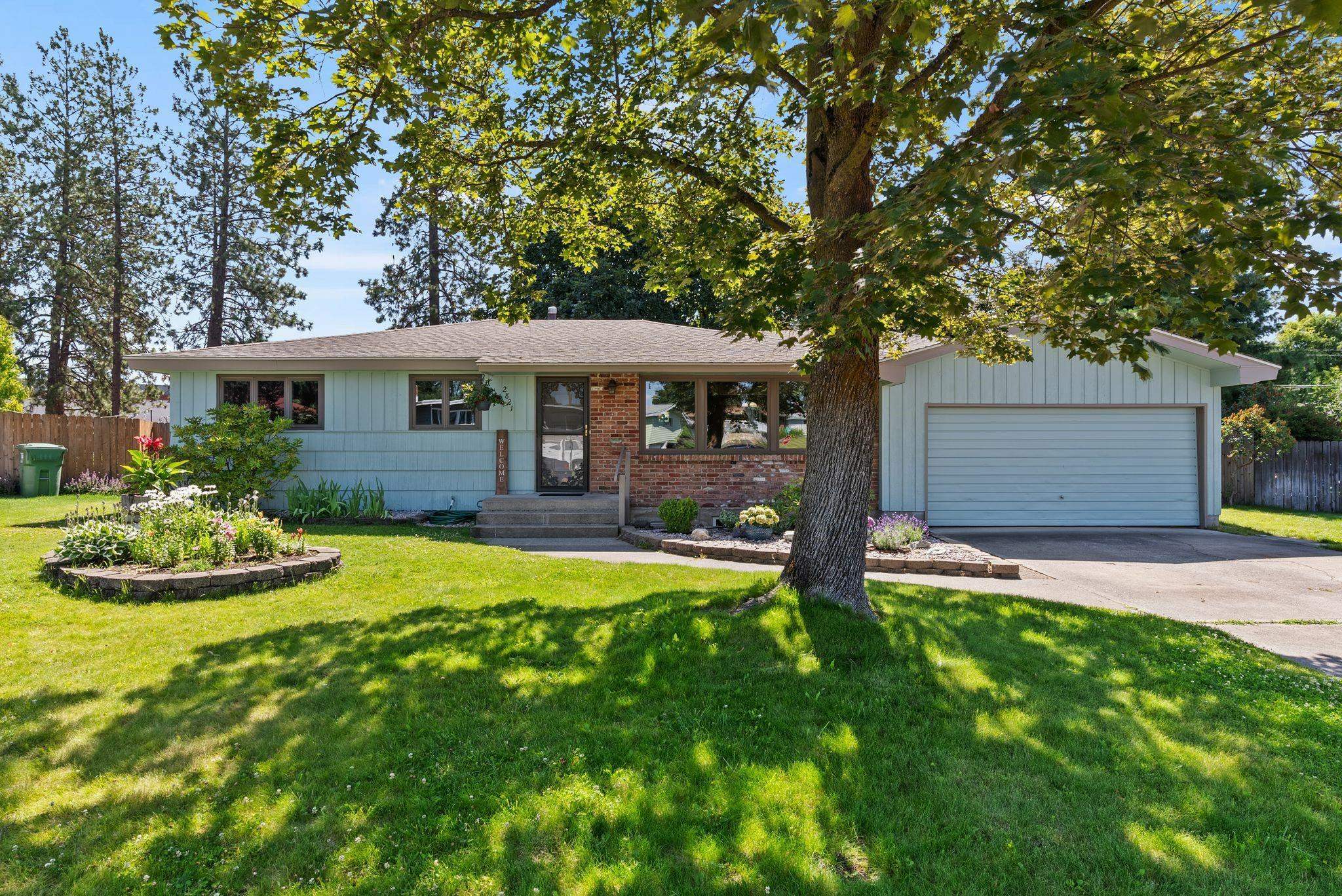 Property Photo: 2821 W Rosewood Ave WA 99205