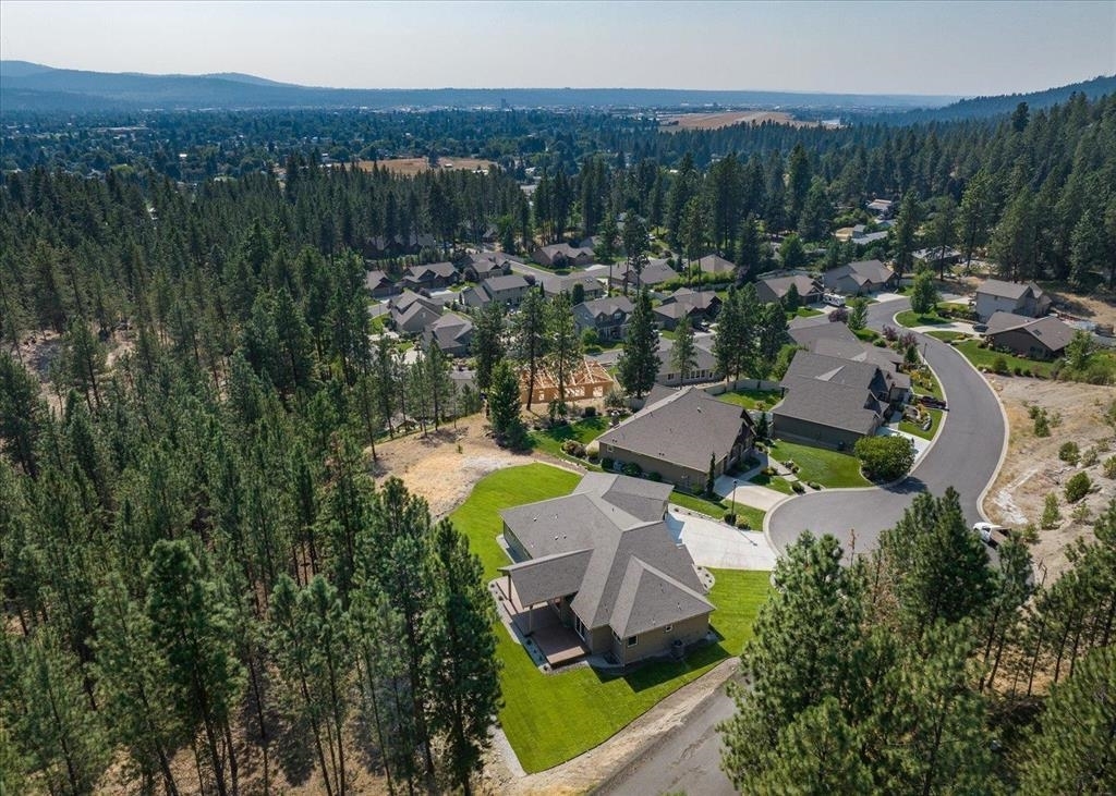 Property Photo: 5018 N Hazelwood Terrace Ln WA 99212