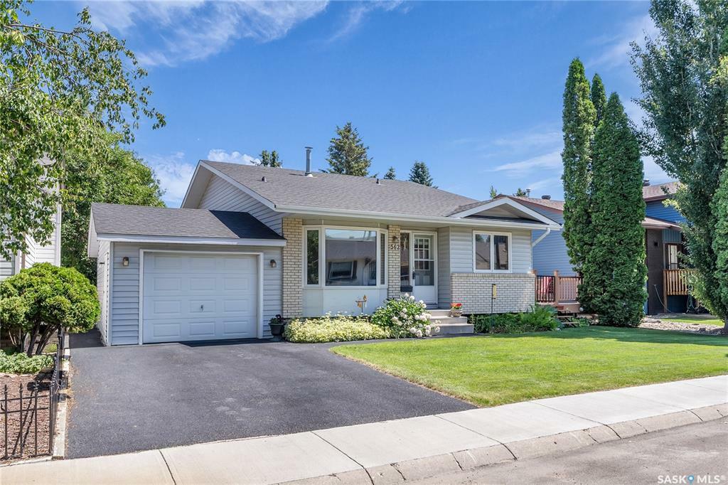 Property Photo: 562 Wollaston Terrace SK S7J 4H2