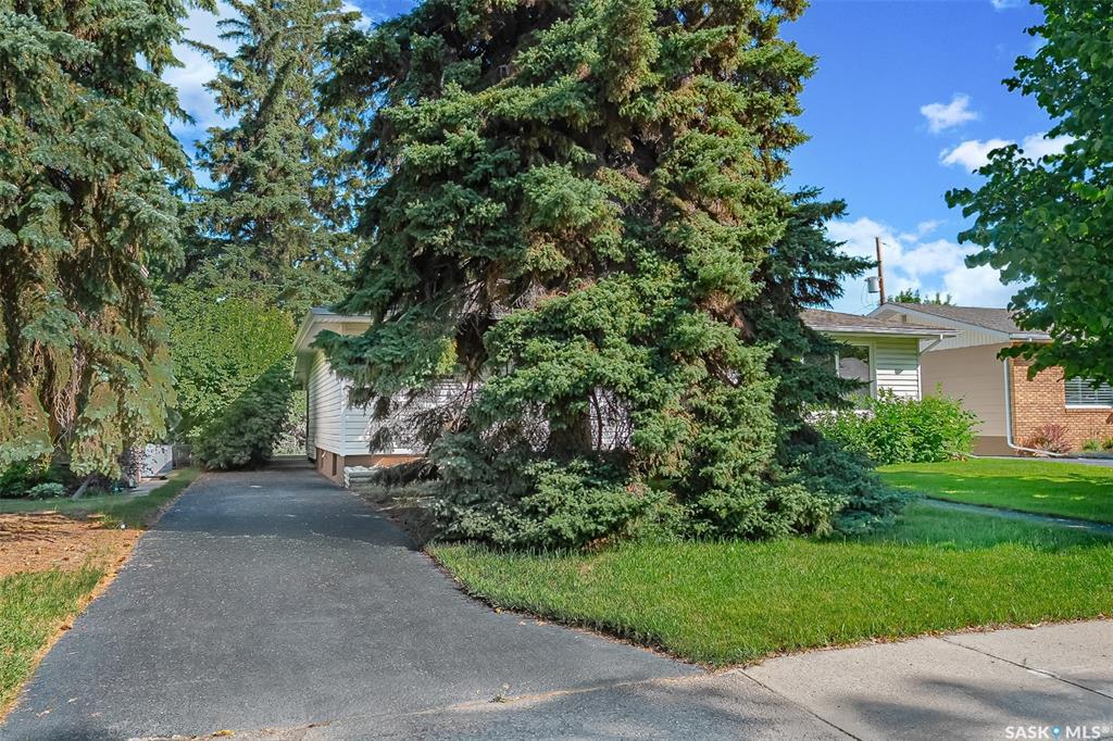 Property Photo: 309 Cascade Street SK S7J 0M4
