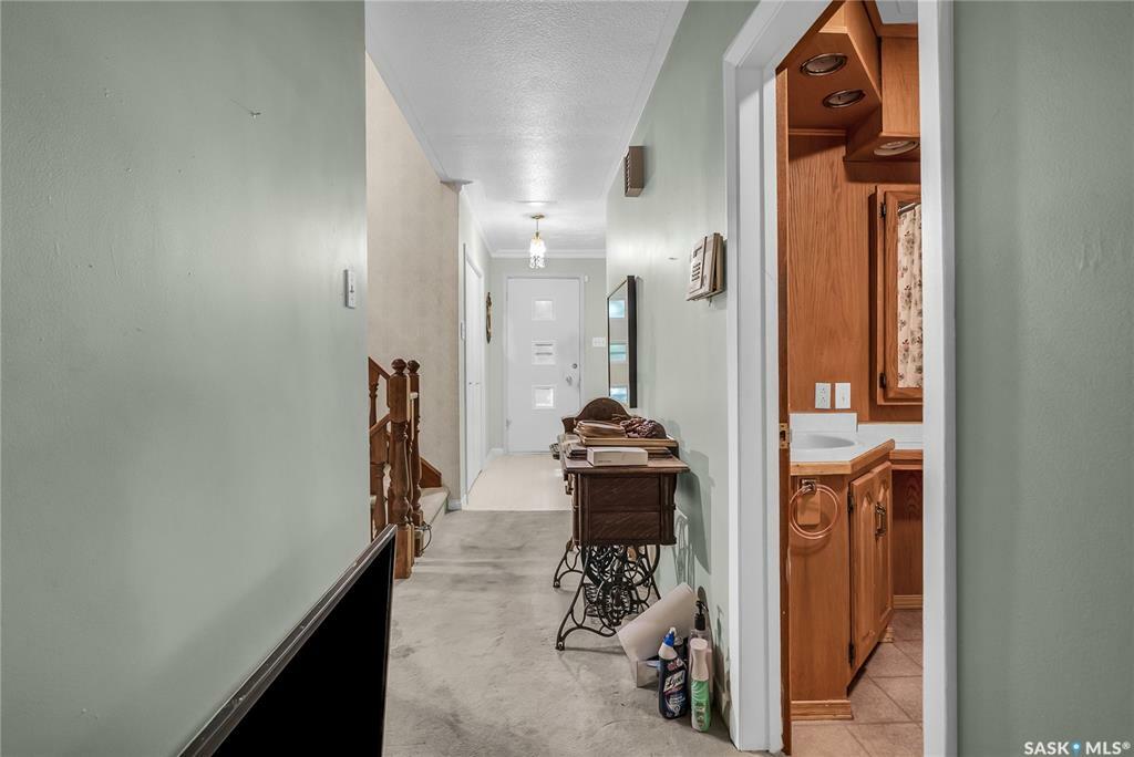 Property Photo: 509 Lake Crescent SK S7H 3A3