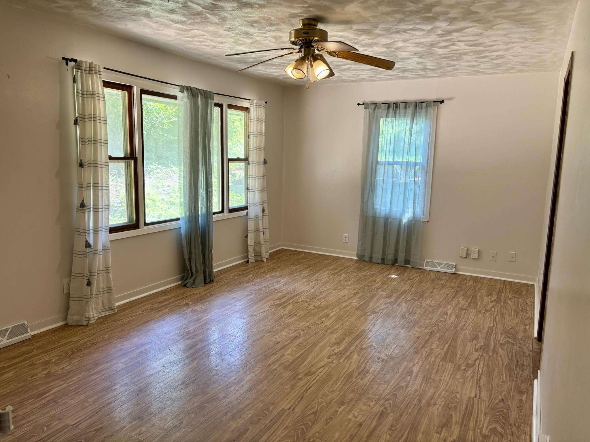 Property Photo: 16772 State Orchard Road IA 51503