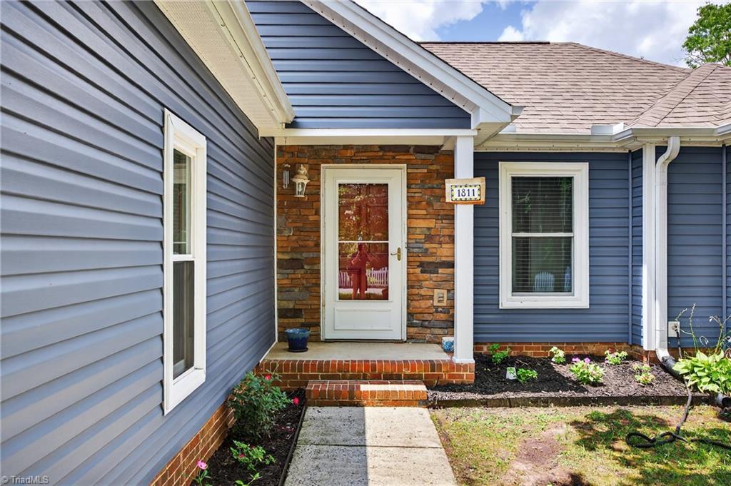 Property Photo:  1811 Tufnell Court  NC 28262 