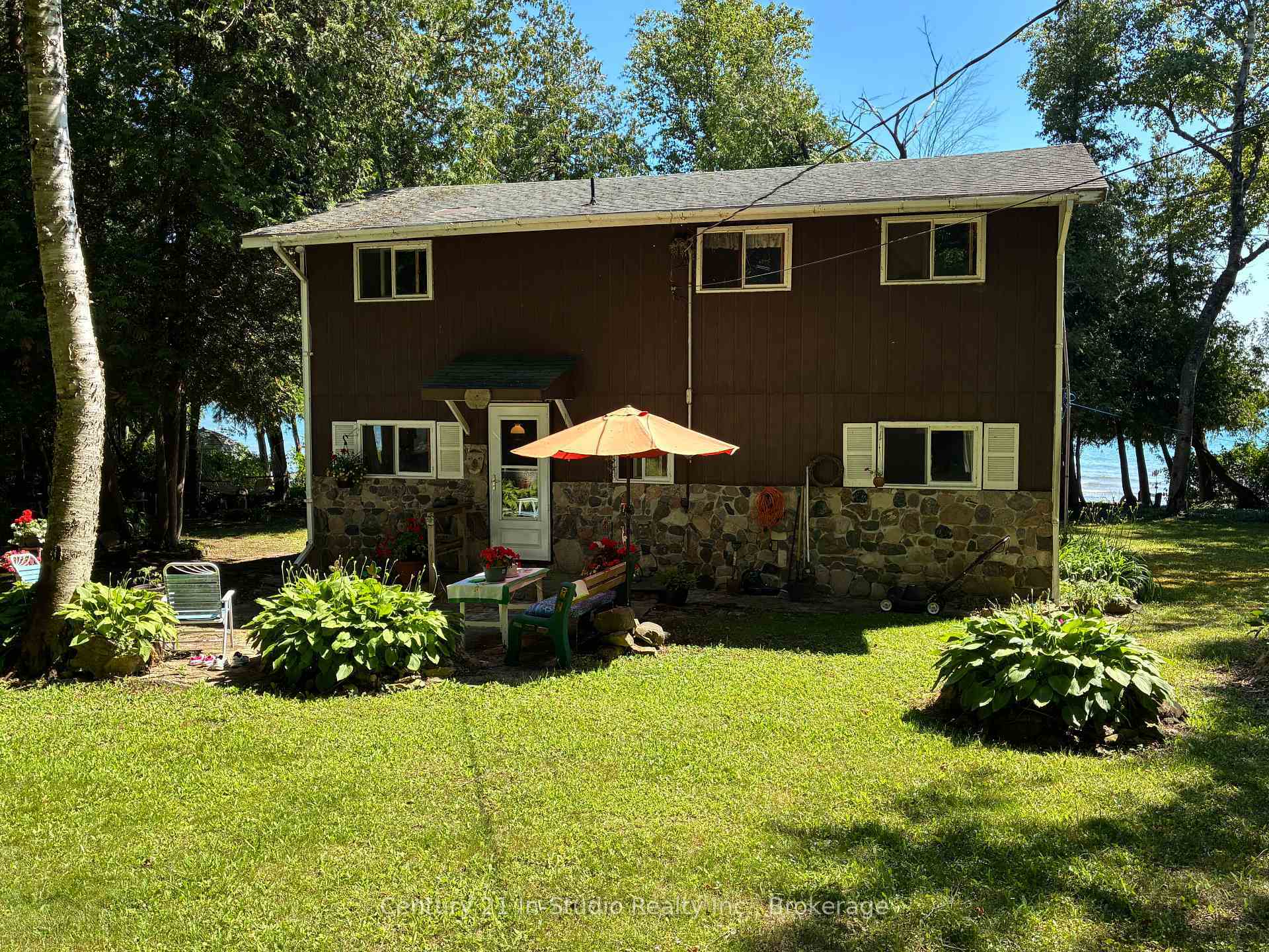 Property Photo: 318 Victoria Street ON N0G 2T0