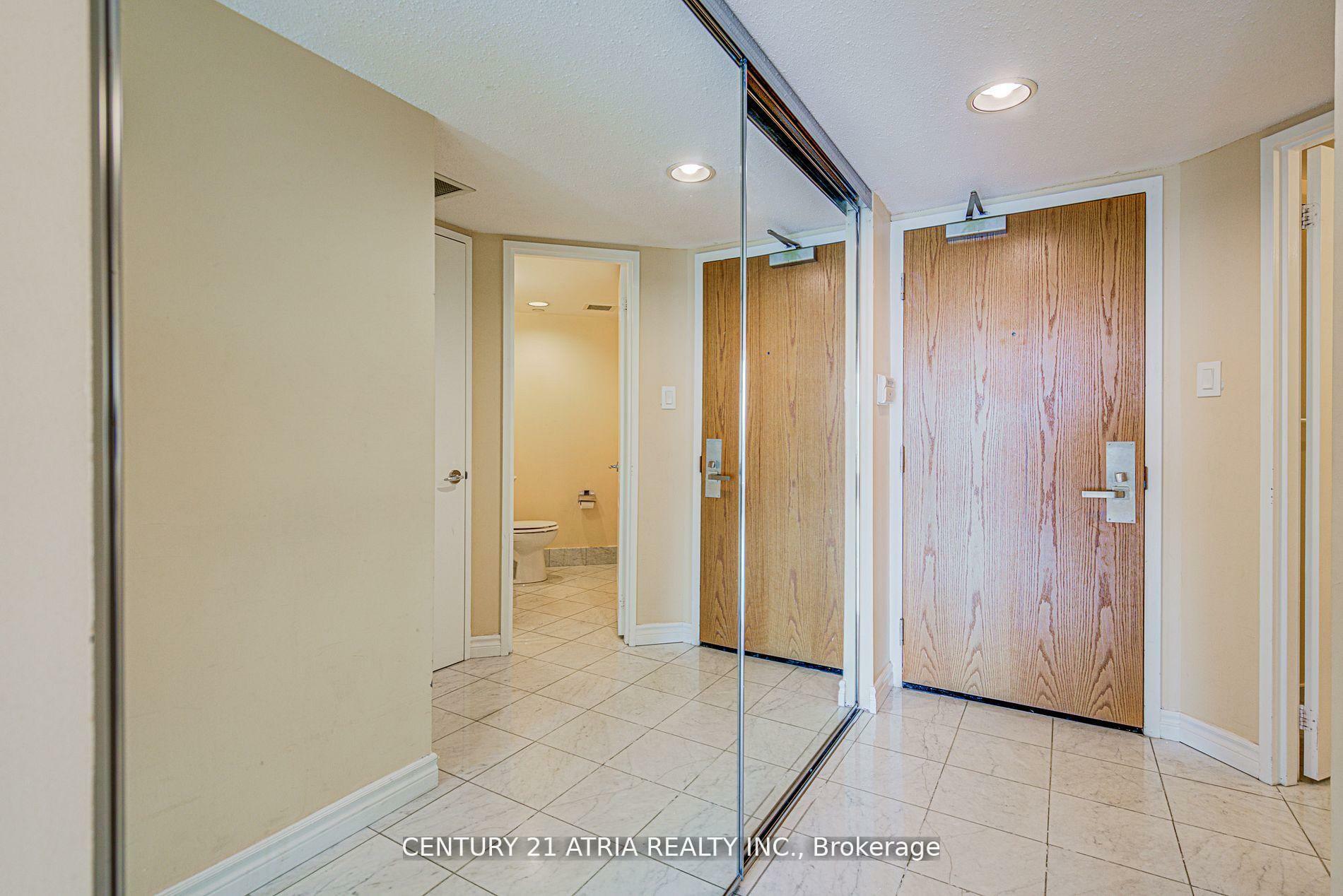 Property Photo: 38 Elm Street 2913 ON M5G 2K5