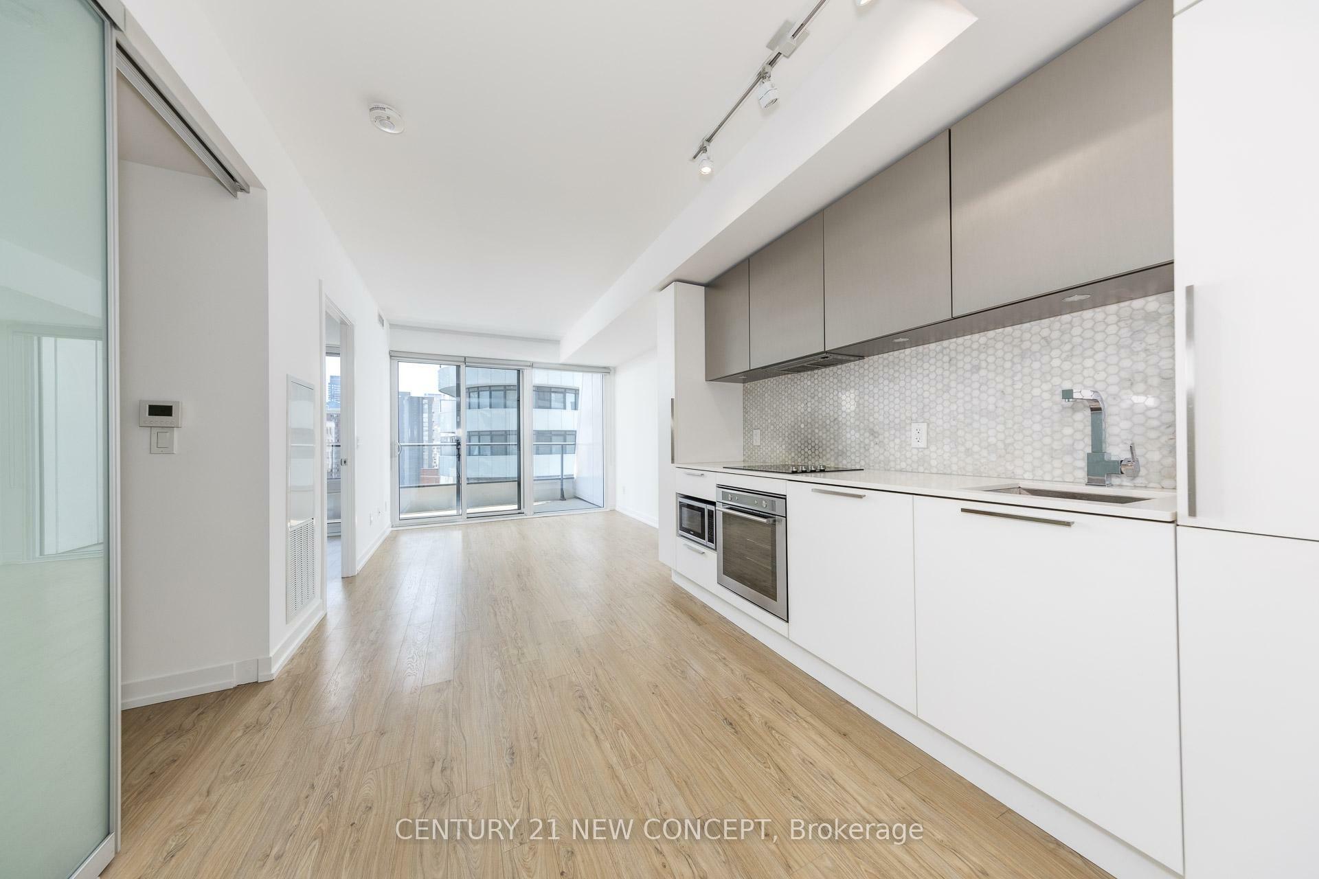Property Photo: 85 Wood Street 1601 ON M4Y 0E8