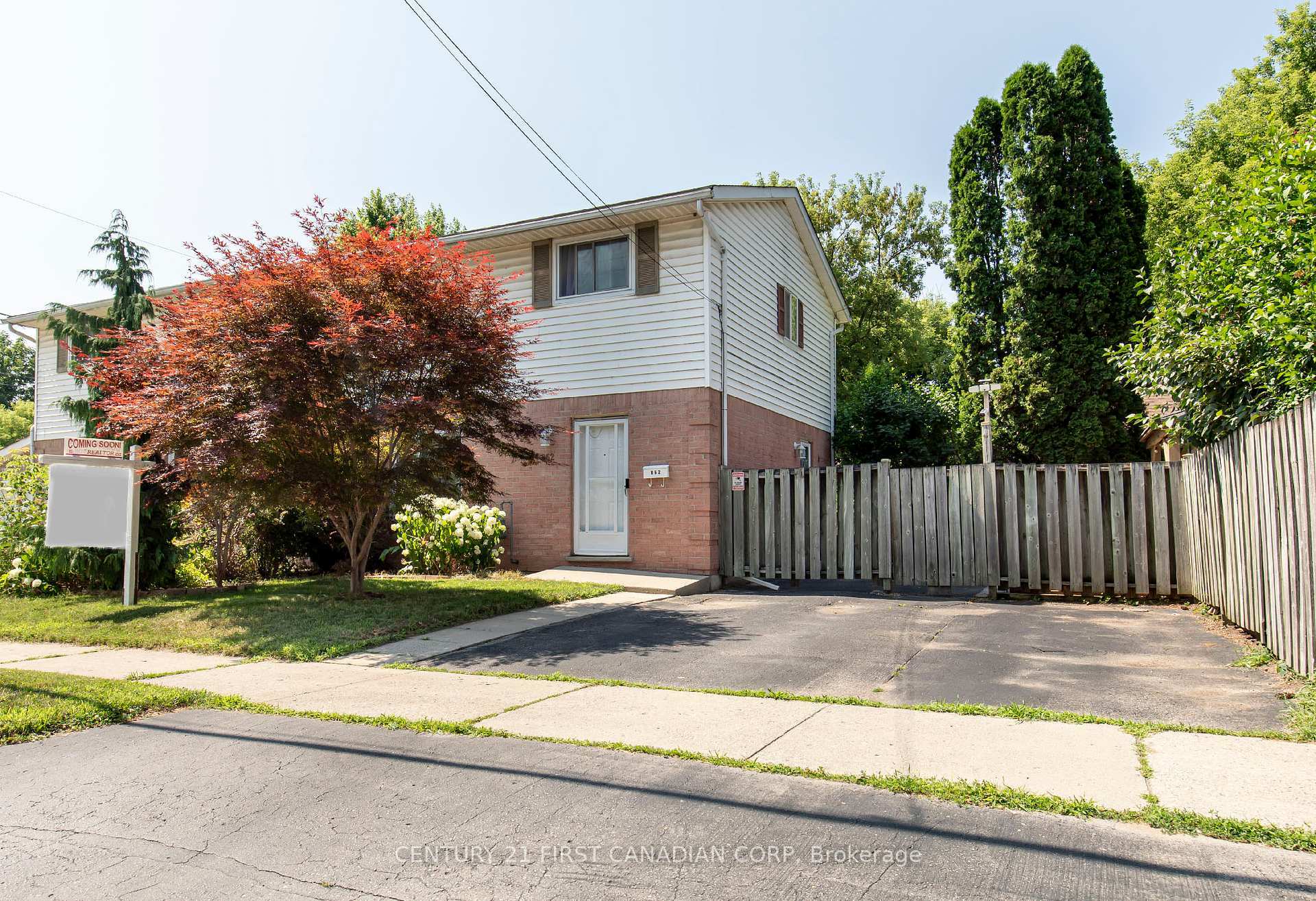 Property Photo:  862 Trafalgar Street  ON N5Z 4W4 