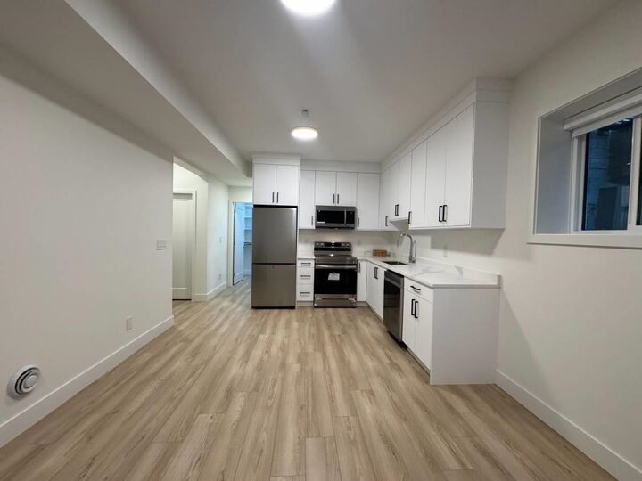 Property Photo:  18968 119 Ave Suite  BC V3Y 1X6 