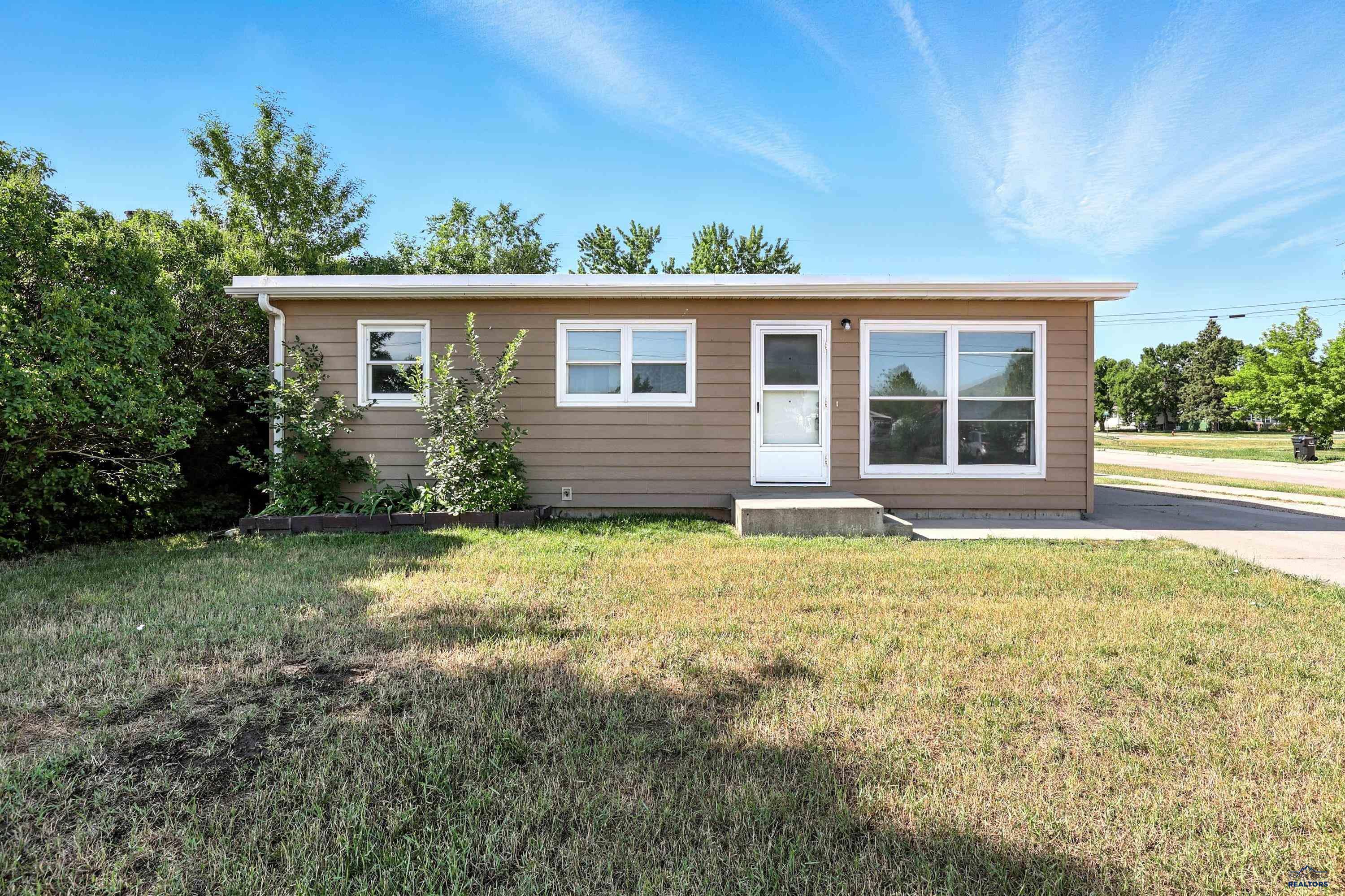 Property Photo: 1111 E St Francis 1111 E Saint Francis St SD 57701