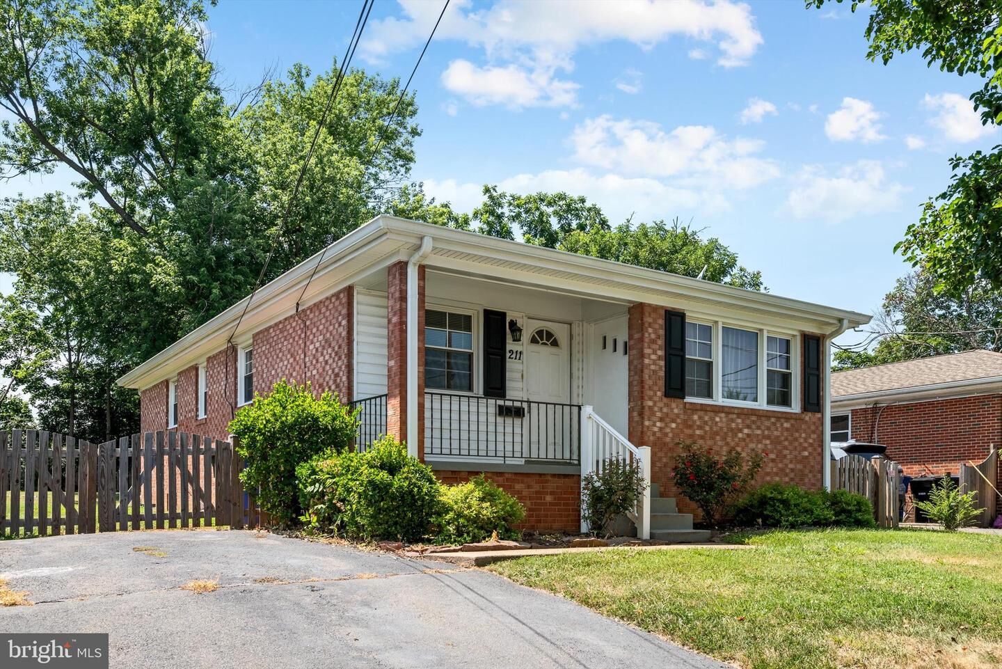 Property Photo: 211 Catoctin Circle NE VA 20176