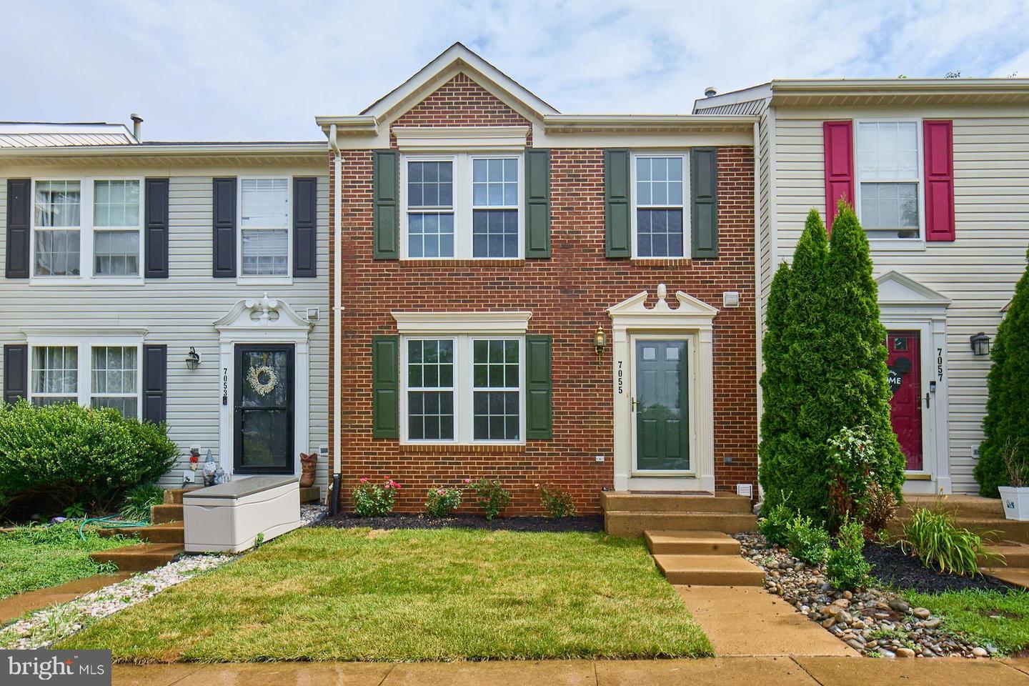 Property Photo: 7055 Rogue Forest Lane VA 20155