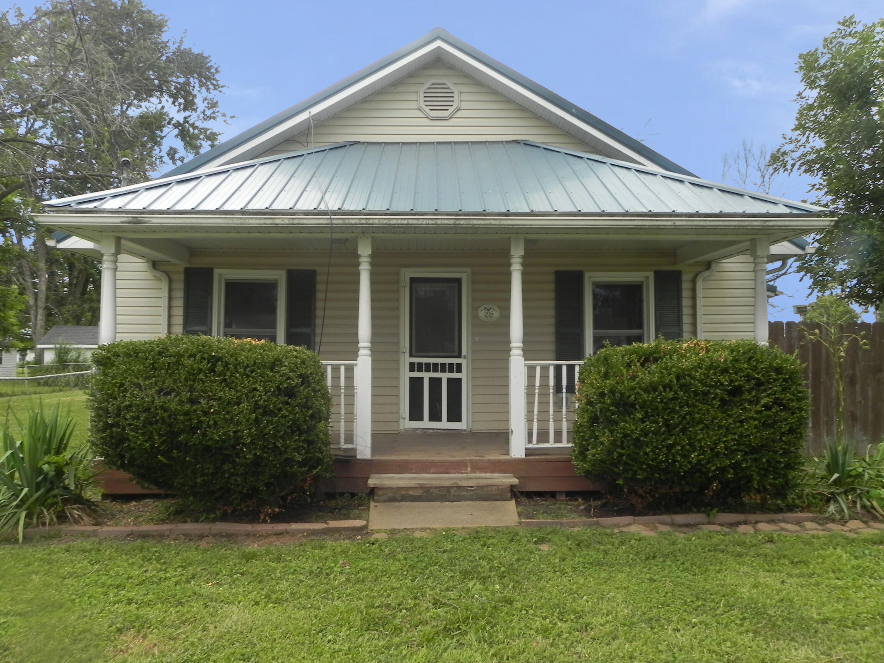 Property Photo: 205 W Harrison St MO 63345