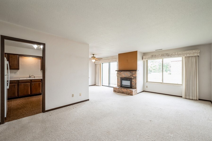 Property Photo: 809 Kerry Lane SE 66 IA 52403