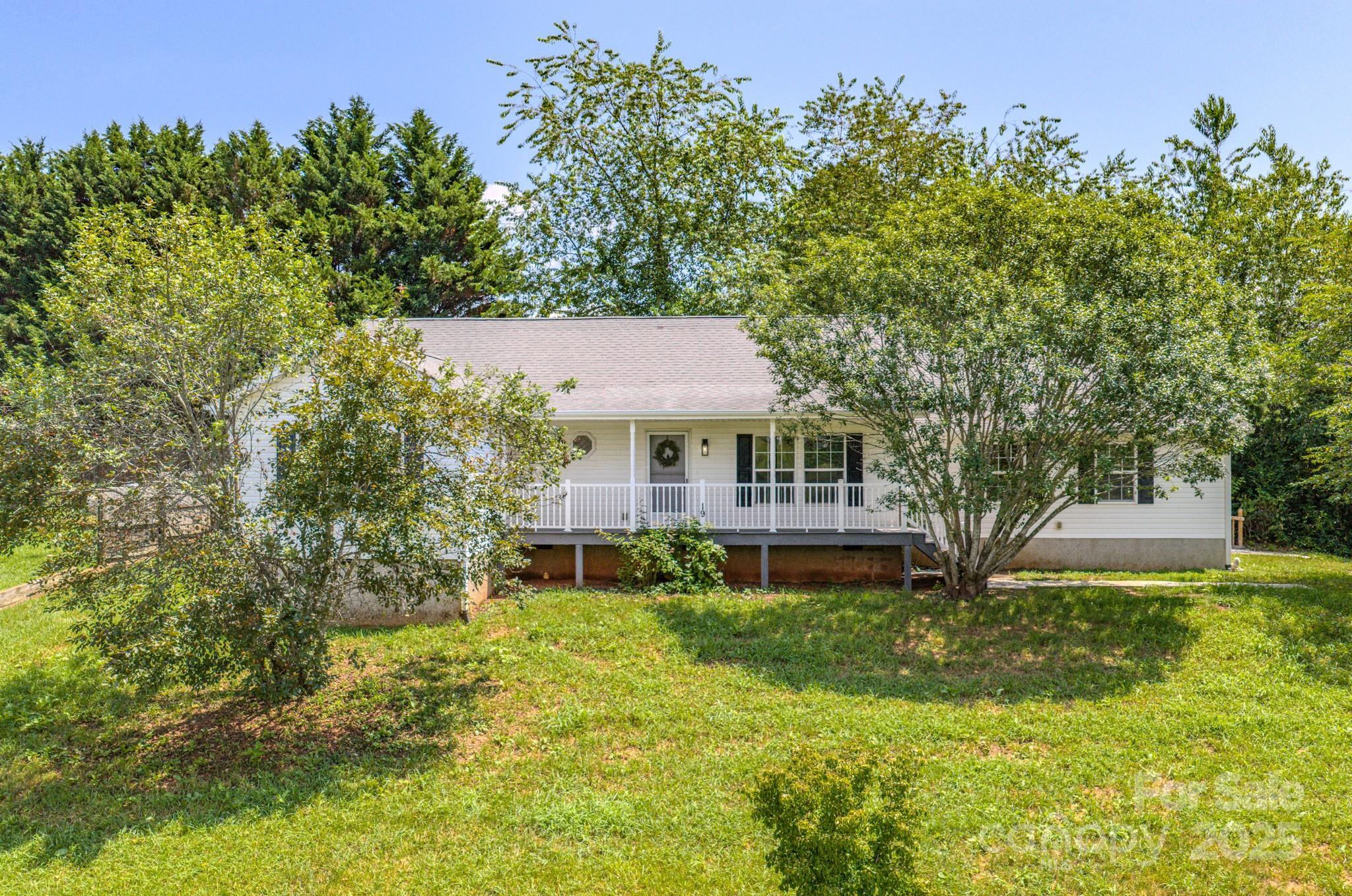 19 New Liberty Road  Leicester NC 28748 photo