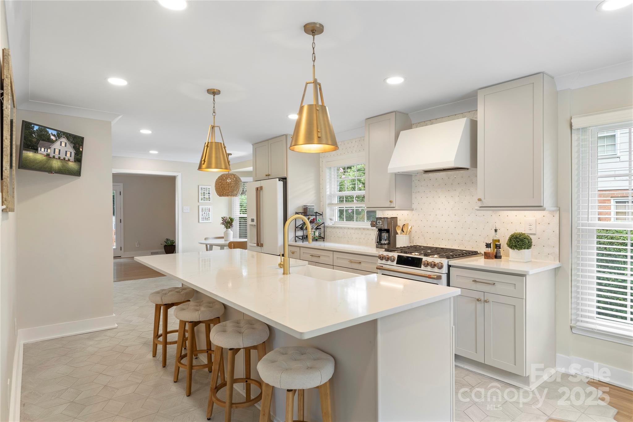 Property Photo: 4201 Tyndale Avenue NC 28210