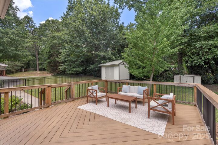 Property Photo: 4201 Tyndale Avenue NC 28210