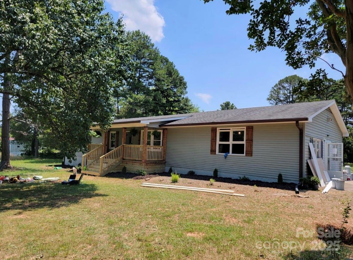 Property Photo: 175 Pebble Drive NC 28147