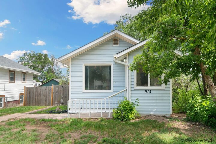 Property Photo:  915 W 27th St  WY 82001 
