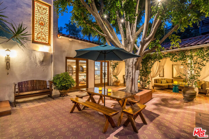 Property Photo:  7825 Hillside Ave  CA 90046 