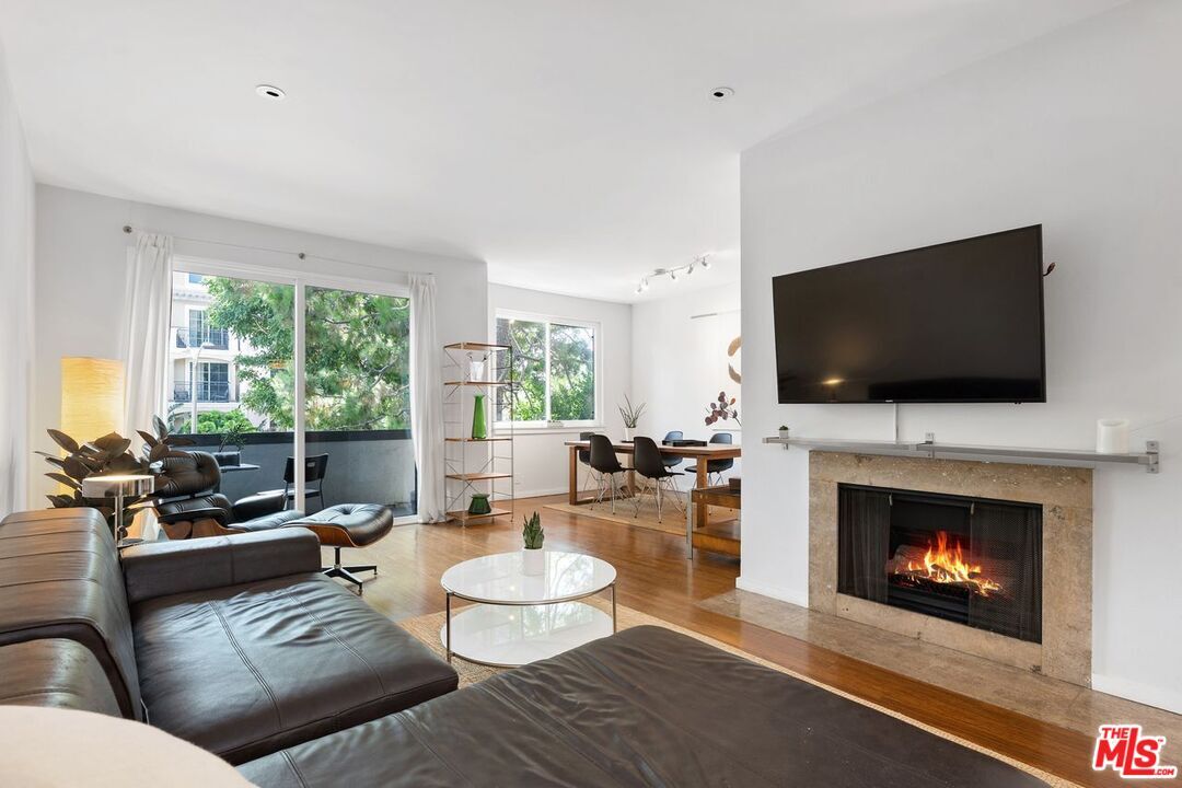 Property Photo:  306 Bora Bora Way  CA 90292 