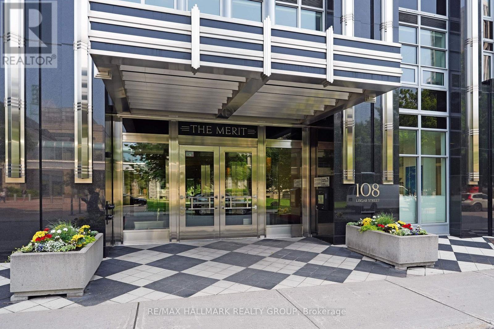 Photo de la propriété: 108 Lisgar Street 2001 ON K2P 1E1
