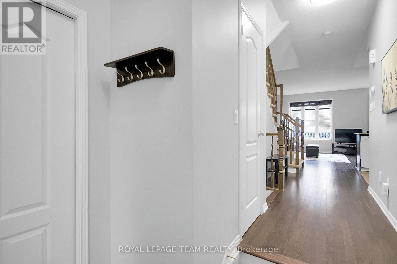 Photo de la propriété:  63 Hornchurch Lane  ON K2J 0A7 