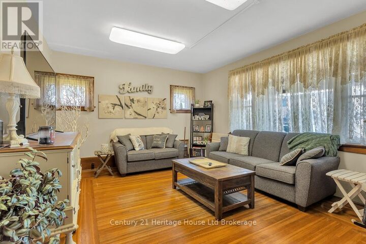 Photo de la propriété:  48 Brock Street West  ON N4G 2A5 