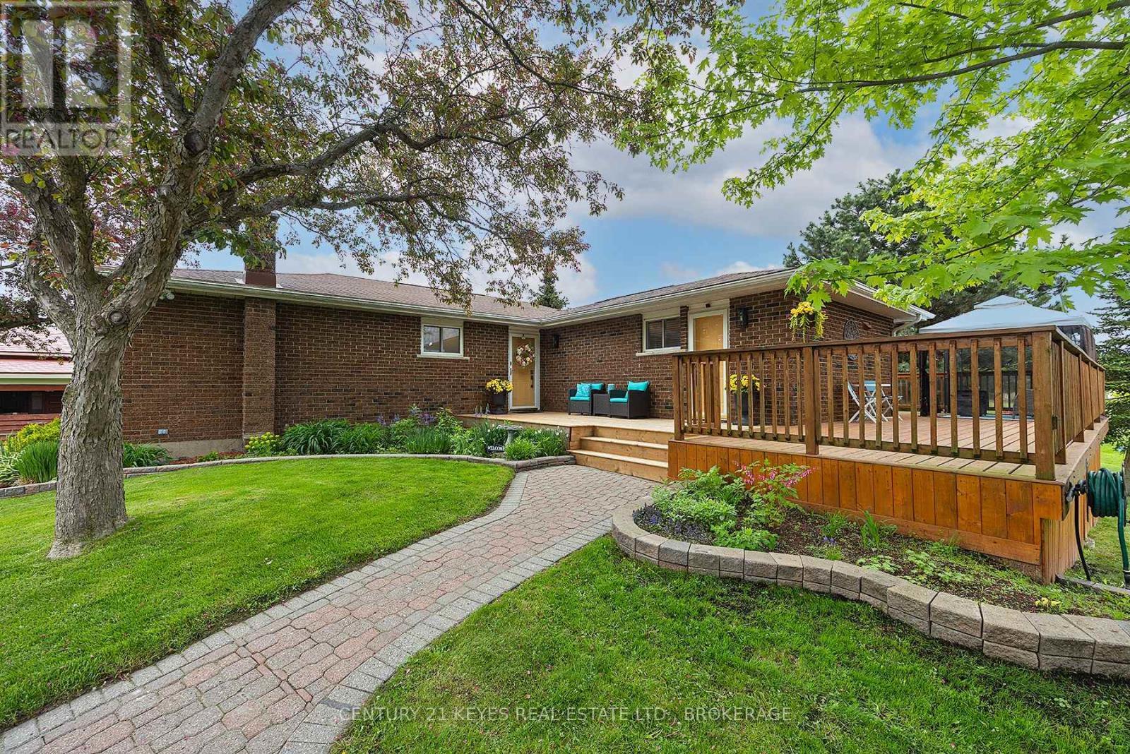 Photo de la propriété:  38 Willowbank Road West  ON K7G 2V5 
