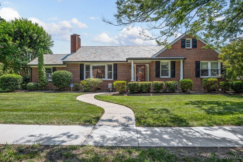 Property Photo: 4601 W Grace Street VA 23230